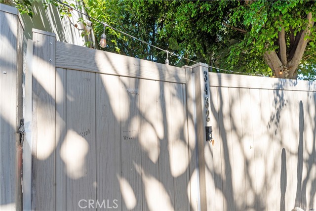 Detail Gallery Image 9 of 41 For 3432 Larissa Dr, Los Angeles,  CA 90026 - – Beds | – Baths