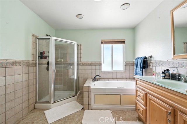 546 E 219th Street, Carson CA: https://media.crmls.org/medias/da13e463-2183-413e-b50f-a0476a2cfaaf.jpg