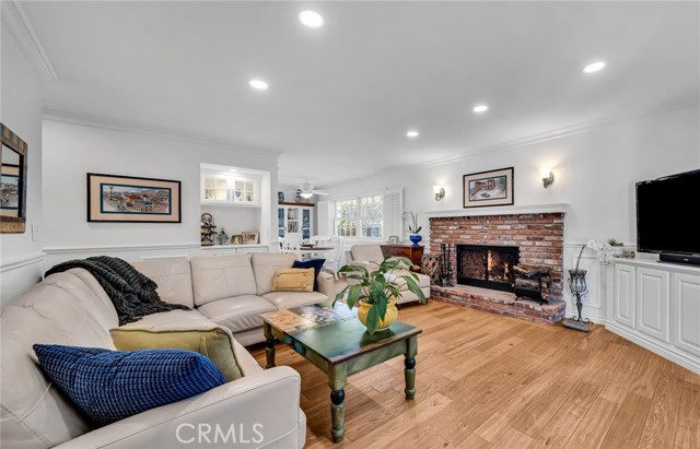 Detail Gallery Image 9 of 49 For 2617 Huntington Ln #B,  Redondo Beach,  CA 90278 - 4 Beds | 2/1 Baths