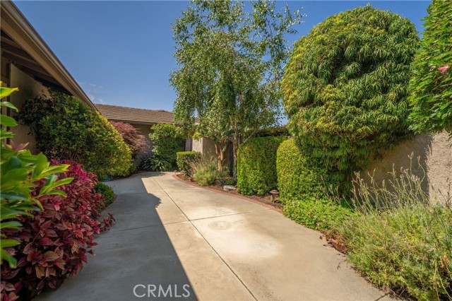 964 N Entrada Way, Glendora CA: https://media.crmls.org/medias/da15b554-e468-46c9-819a-331e9f082603.jpg