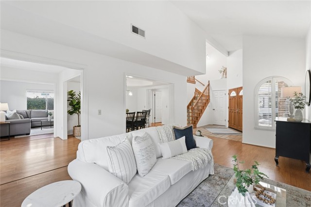 Detail Gallery Image 3 of 23 For 2113 Marshallfield Ln #B,  Redondo Beach,  CA 90278 - 4 Beds | 2/1 Baths