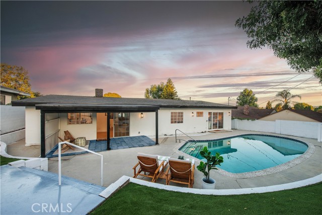 9355 Ruffner Avenue, Northridge CA: https://media.crmls.org/medias/da17dd27-24be-4af8-83b2-a7e737563ba3.jpg
