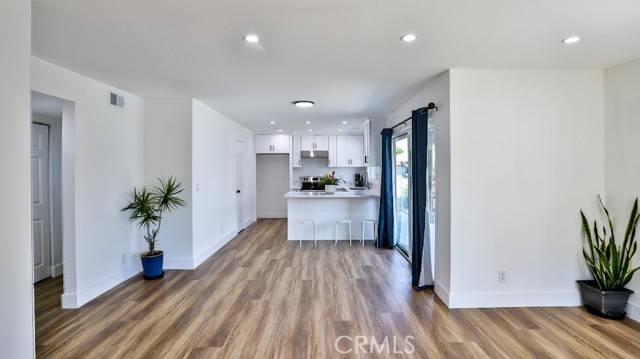 Detail Gallery Image 8 of 36 For 951 S Citron St #5,  Anaheim,  CA 92805 - 2 Beds | 2 Baths