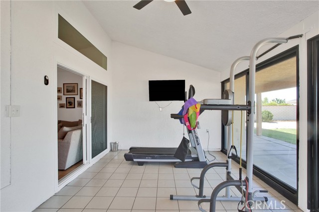 12450 Indian River Drive, Apple Valley CA: https://media.crmls.org/medias/da192d43-add8-4db2-ae71-9b05094afae7.jpg