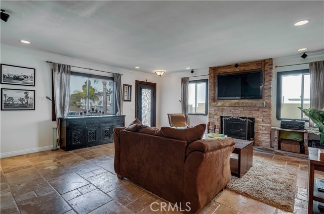 1646 Nelson Avenue, Manhattan Beach, California 90266, 5 Bedrooms Bedrooms, ,2 BathroomsBathrooms,Residential,Sold,Nelson,SB22227258