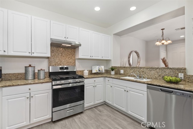 Detail Gallery Image 10 of 35 For 15856 Lasselle St #C,  Moreno Valley,  CA 92551 - 2 Beds | 2/1 Baths