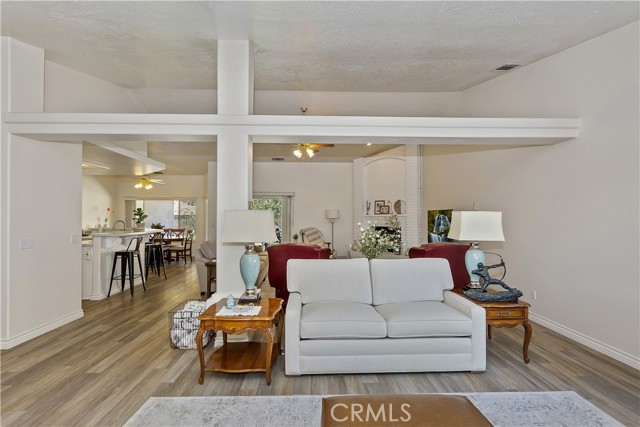13660 SPRING VALLEY PKWY, Victorville CA: https://media.crmls.org/medias/da1a06be-e51f-4bfc-914e-96734b09d996.jpg