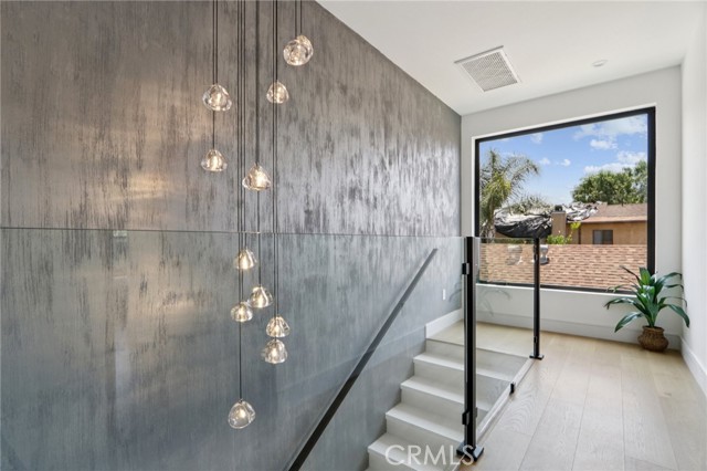 Detail Gallery Image 24 of 61 For 2227 N Lamer St, Burbank,  CA 91504 - 4 Beds | 4/1 Baths