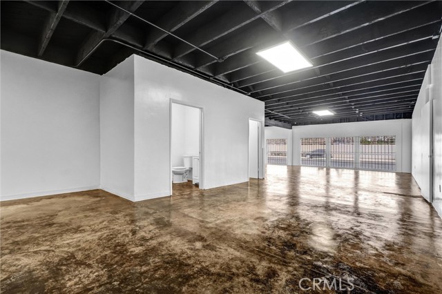 520 W Pacific Coast Highway, Long Beach CA: https://media.crmls.org/medias/da1adc9b-5581-4523-986e-0b1623650ebf.jpg