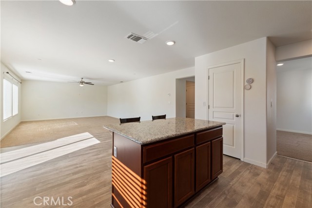 Detail Gallery Image 8 of 55 For 802 Reisling, Coalinga,  CA 93210 - 5 Beds | 3 Baths