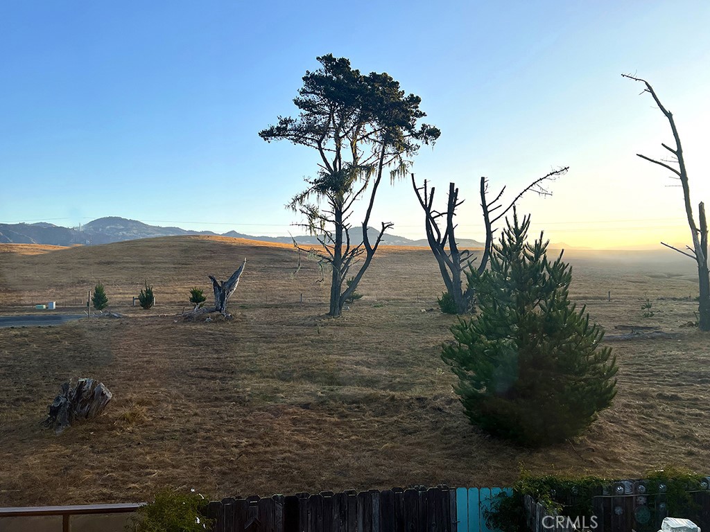 https://media.crmls.org/medias/da1b66bc-0c71-42c9-90da-c45df53299ec.jpg?preset=X-Large
