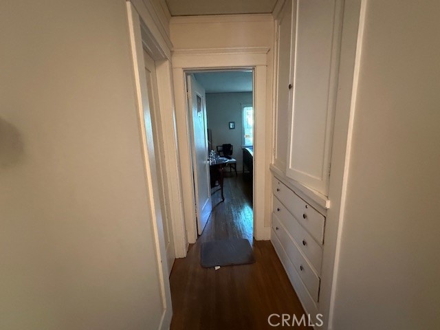 1045 Gladys Avenue, Long Beach CA: https://media.crmls.org/medias/da1b93c7-f3a5-4735-a0b2-03ee34559b94.jpg