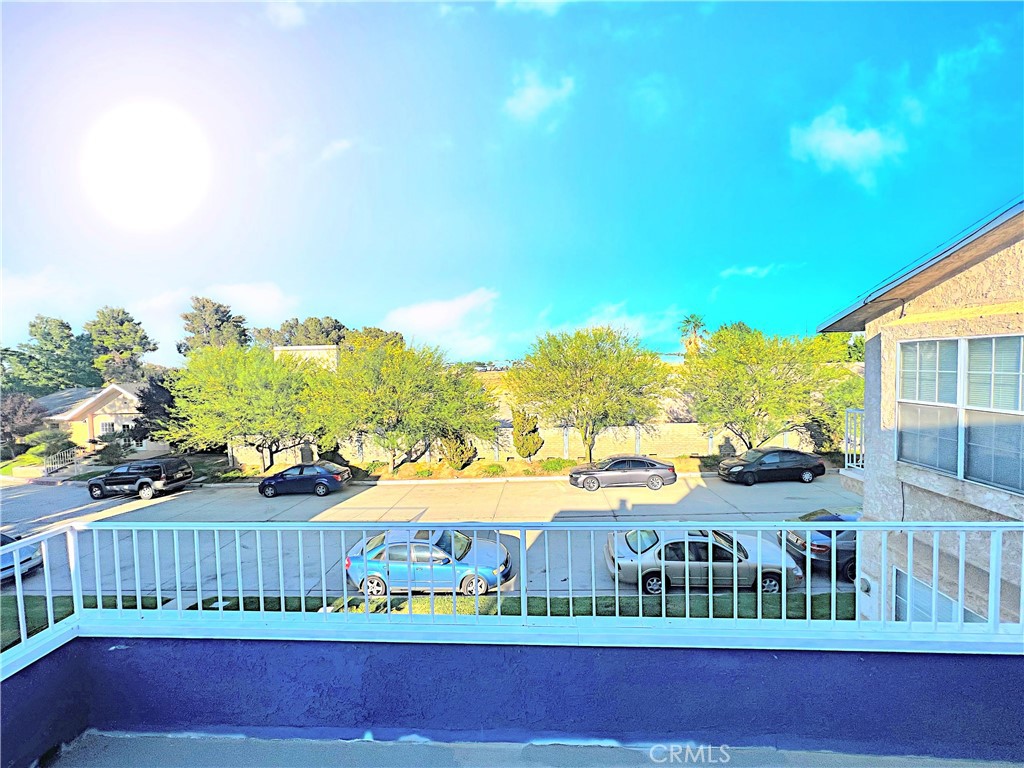 https://media.crmls.org/medias/da1e7645-201e-4f3b-a9da-1361e33ddc13.jpg?preset=X-Large