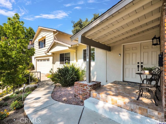3825 Los Amigos Street, La Crescenta CA: https://media.crmls.org/medias/da1ef10a-9765-4342-965c-6e58d2bcc315.jpg
