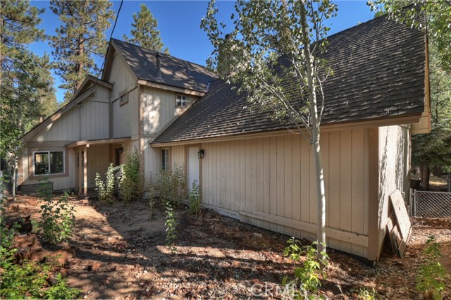 610 Cienega Rd., Big Bear Lake CA: https://media.crmls.org/medias/da1f0aa7-2344-40fc-9c4d-e94ac50fcb0b.jpg