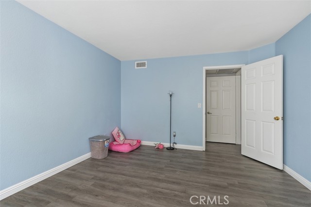 Detail Gallery Image 7 of 9 For 1980 Las Colinas Cir #208,  Corona,  CA 92879 - 2 Beds | 2 Baths