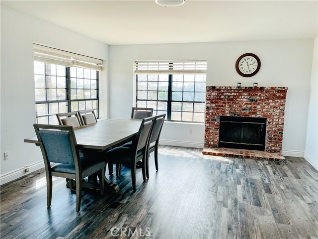 Detail Gallery Image 5 of 46 For 17167 Joshua Rd, Apple Valley,  CA 92307 - 4 Beds | 2 Baths