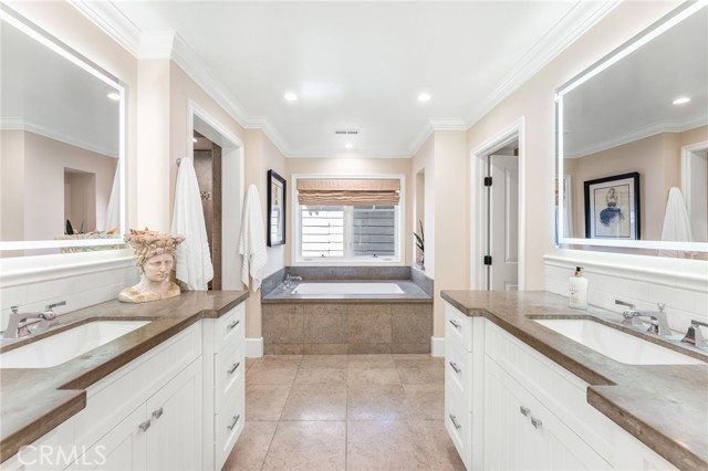 Detail Gallery Image 22 of 37 For 220 Coral, Newport Beach,  CA 92662 - 3 Beds | 3/1 Baths