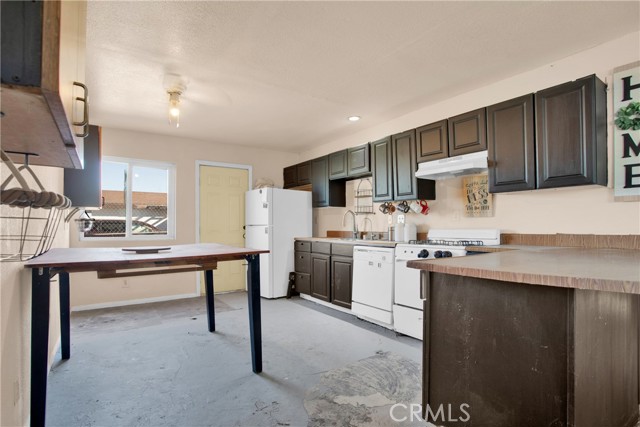 Detail Gallery Image 5 of 22 For 25623 Agate Rd, Barstow,  CA 92311 - 3 Beds | 1 Baths