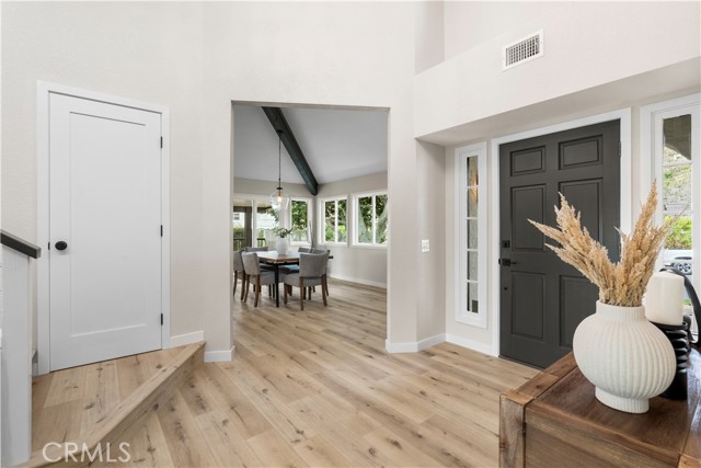 Detail Gallery Image 4 of 65 For 561 Avenida Buenos Aires, San Clemente,  CA 92672 - 3 Beds | 3/1 Baths