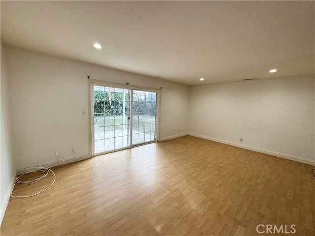 1255 Lawrence Circle, Simi Valley CA: https://media.crmls.org/medias/da208628-5ae6-4c5e-bbeb-26bd351e83d2.jpg