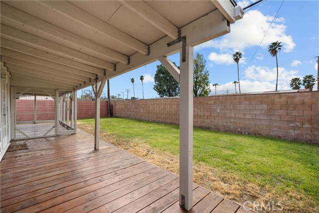 Detail Gallery Image 24 of 27 For 27509 Esterbrook Ave, Canyon Country,  CA 91351 - 3 Beds | 2 Baths