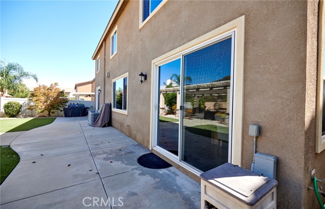 4049 Running Oak Lane, San Bernardino CA: https://media.crmls.org/medias/da2155ad-23a8-40db-afd2-36c3f0e93fdd.jpg