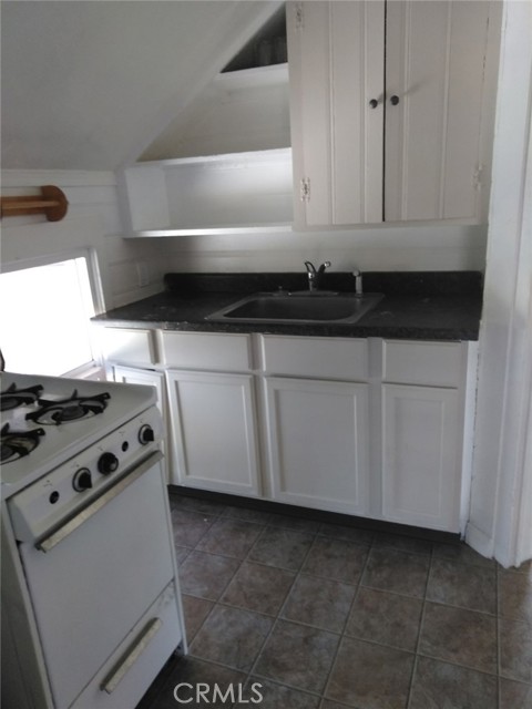Detail Gallery Image 2 of 8 For 442 E Arrow Hwy #B,  Upland,  CA 91786 - 1 Beds | 1 Baths