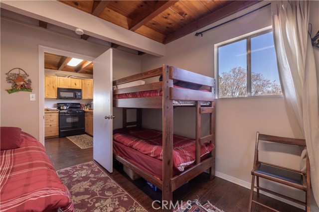 Detail Gallery Image 28 of 43 For 43418 Ridge Crest Dr, Big Bear Lake,  CA 92315 - 2 Beds | 2 Baths