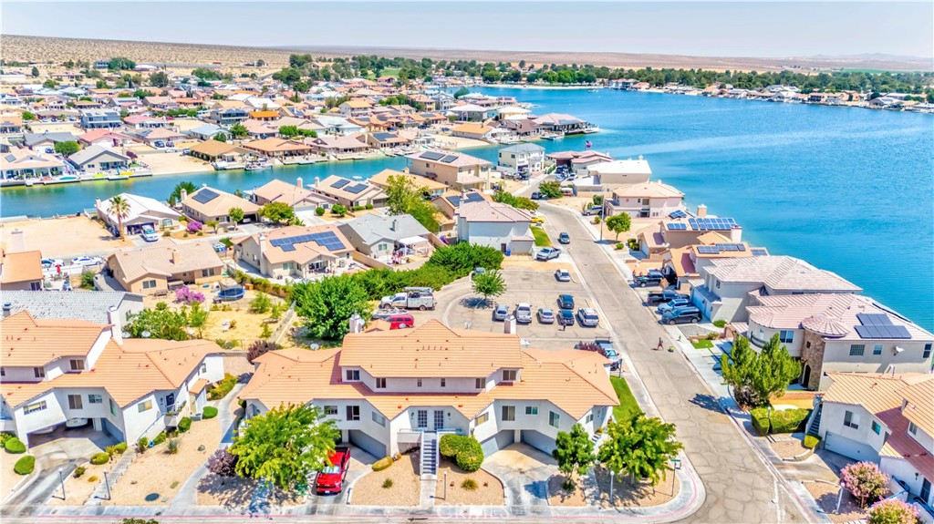https://media.crmls.org/medias/da21fe64-b8d4-4c1e-a962-bf68fbc4b5d0.jpg?preset=X-Large