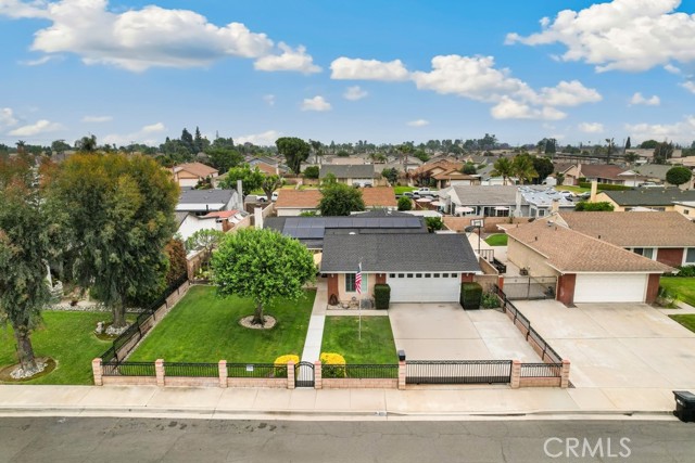 6253 Hamilton Court, Chino CA: https://media.crmls.org/medias/da2211ef-6d43-4eac-8836-9be8a1878871.jpg
