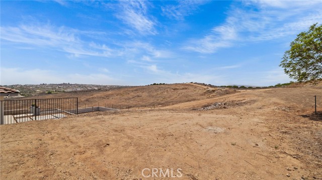 13105 Via Tuscany, Riverside CA: https://media.crmls.org/medias/da224ae2-667f-4bee-810a-c598fa49d905.jpg