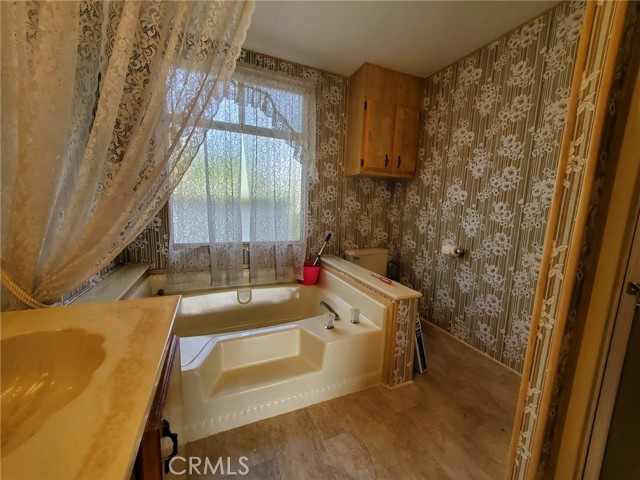 Detail Gallery Image 12 of 16 For 21421 Brier Way, Saugus,  CA 91350 - 2 Beds | 2 Baths