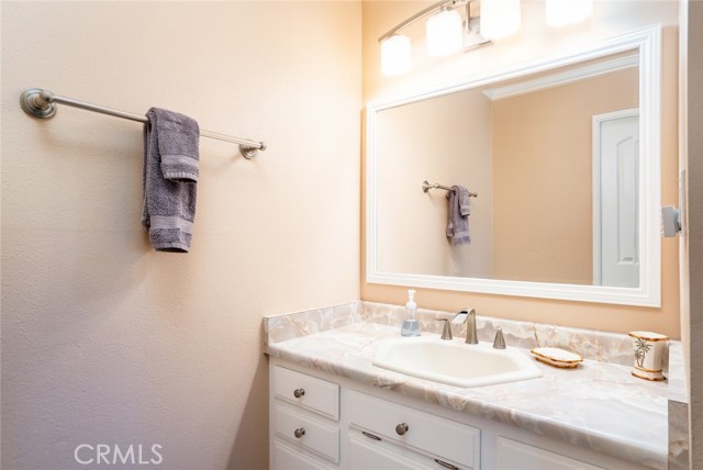 Detail Gallery Image 19 of 29 For 16422 Lakemont Ln, Huntington Beach,  CA 92647 - 4 Beds | 2 Baths