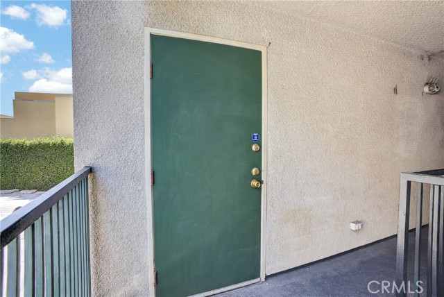 8828 Burnet Ave, 9 photo 37