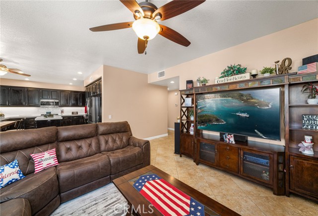 5601 Crestline Place, Rancho Cucamonga CA: https://media.crmls.org/medias/da2360ec-3caf-40c9-b545-a8055a978dc7.jpg