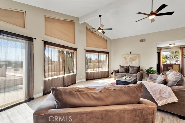 Detail Gallery Image 16 of 67 For 14585 Apple Valley Rd, Apple Valley,  CA 92307 - 3 Beds | 2 Baths