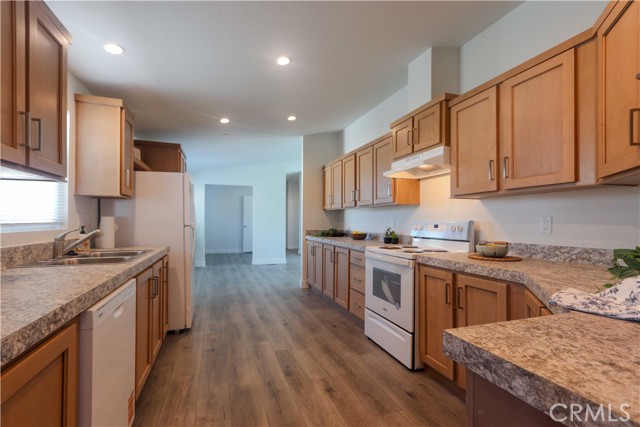 Detail Gallery Image 14 of 22 For 17457 Ranspot, Lake Elsinore,  CA 92530 - 3 Beds | 2 Baths