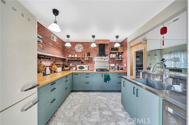 Detail Gallery Image 5 of 34 For 27416 Rondell St, Agoura Hills,  CA 91301 - 2 Beds | 1 Baths