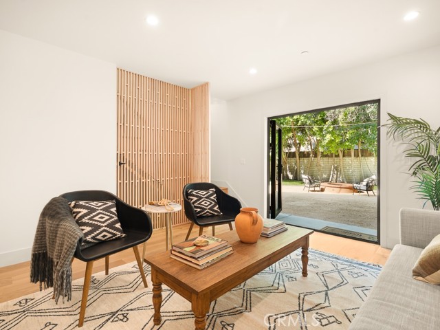 Detail Gallery Image 26 of 68 For 11911 Hartsook, Valley Village,  CA 91607 - 5 Beds | 4 Baths