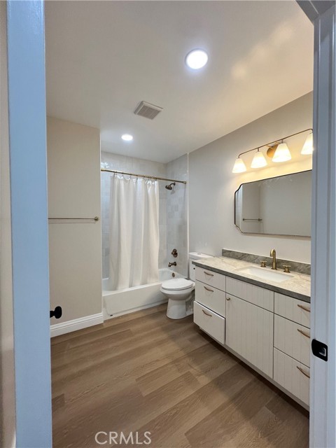 Detail Gallery Image 9 of 28 For 1904 E 2nd #B,  Long Beach,  CA 90802 - 2 Beds | 1 Baths