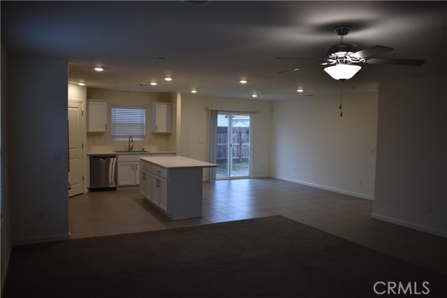 Detail Gallery Image 8 of 38 For 296 Grand Canyon Ct, Merced,  CA 95341 - 4 Beds | 3 Baths