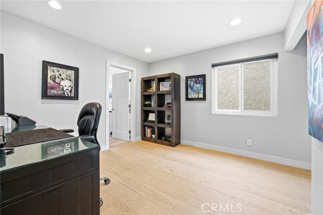 Detail Gallery Image 34 of 47 For 220 Detroit Ave, Huntington Beach,  CA 92648 - 3 Beds | 2/1 Baths