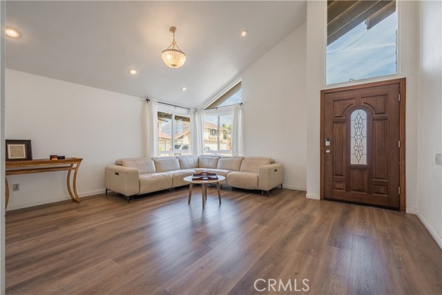 Detail Gallery Image 5 of 45 For 2410 S Sandpiper, Ontario,  CA 91761 - 4 Beds | 3 Baths