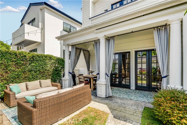 595 35th Street, Manhattan Beach, California 90266, 6 Bedrooms Bedrooms, ,4 BathroomsBathrooms,Residential,Sold,35th,SB22117644