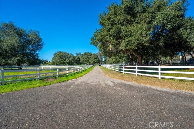 425 W El Campo Road, Arroyo Grande CA: https://media.crmls.org/medias/da26e9b8-5207-4076-980f-d48d2ca2010e.jpg