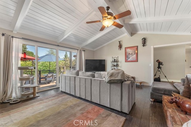 Detail Gallery Image 8 of 53 For 3410 Scenic Dr, Redding,  CA 96001 - 3 Beds | 3 Baths