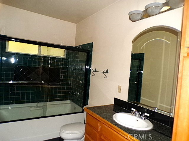 Detail Gallery Image 9 of 16 For 12840 Island Dr, Clearlake Oaks,  CA 95423 - 3 Beds | 2/1 Baths