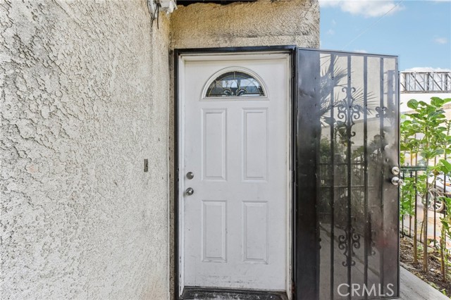 Detail Gallery Image 22 of 38 For 342 W 56th, Los Angeles,  CA 90037 - 8 Beds | 4 Baths