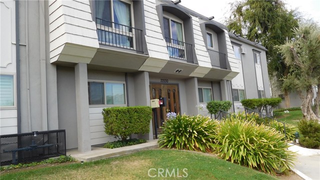 Detail Gallery Image 29 of 45 For 22030 Calvert St #3,  Woodland Hills,  CA 91367 - 2 Beds | 1 Baths